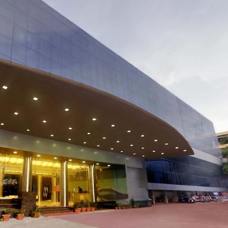 Saj Luciya -A Classified 4 Star Hotel Thiruvananthapuram Bagian luar foto