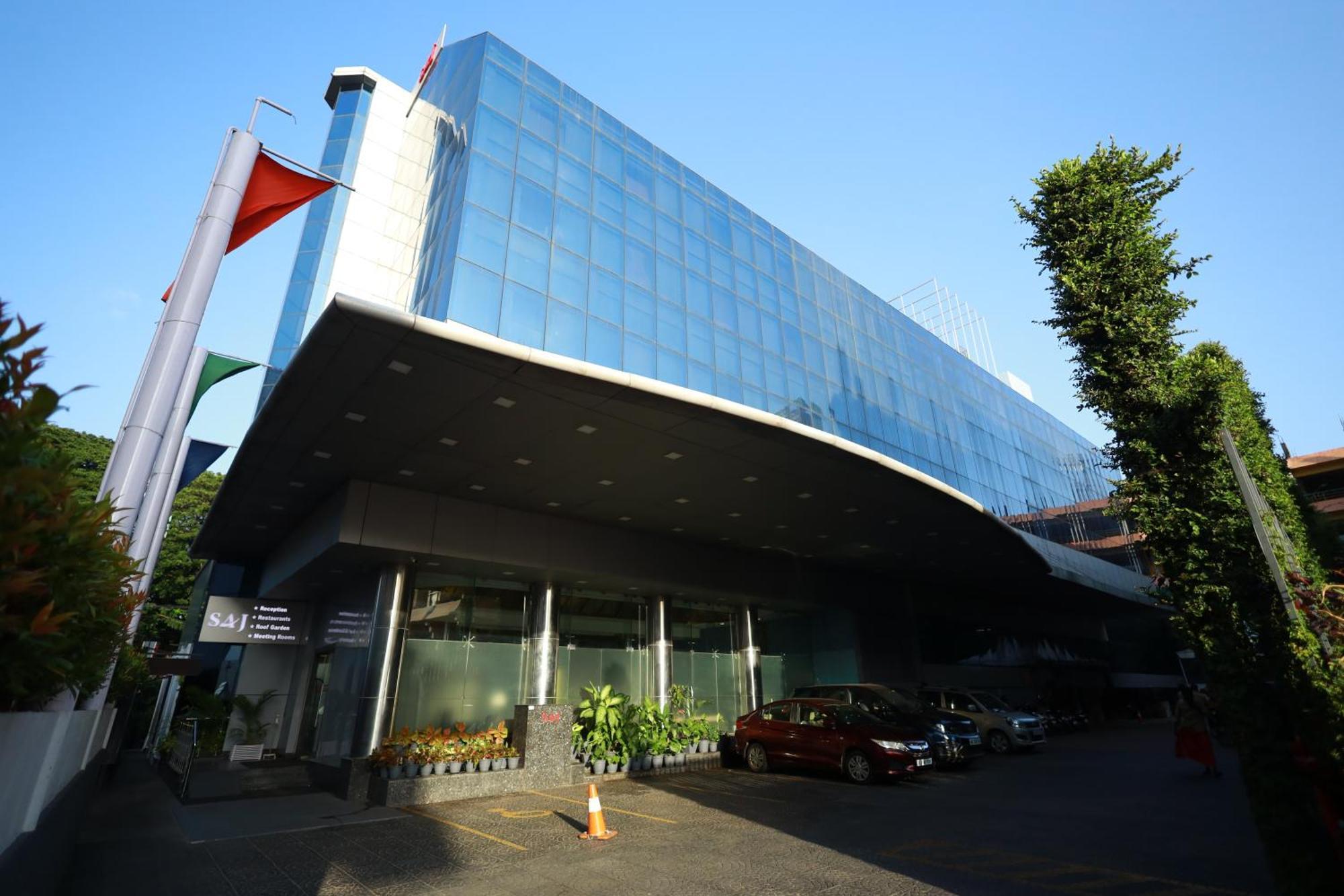 Saj Luciya -A Classified 4 Star Hotel Thiruvananthapuram Bagian luar foto